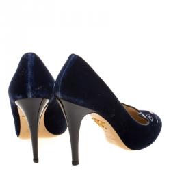 Pre Owned حذاء كعب عالي شارلوت أوليمبيا كيتي قطيفة زرقاء مطرزة مقاس 39