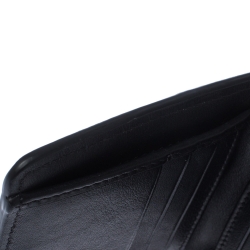 Pre Owned Chloe Black Quilted Leather Compact Drew Wallet