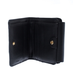 Pre Owned Chloe Black Quilted Leather Compact Drew Wallet