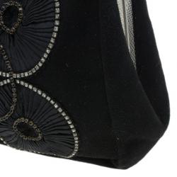 مملوكة مسبقًا Chloe Black Embroidered Clutch