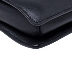 مملوكة مسبقًا حقيبة كتف كلوي فايه جلد ثعبان وجلد بيضاء / سوداء صغيرة