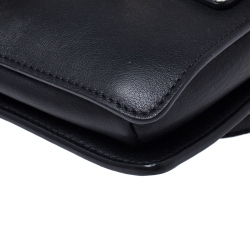 مملوكة مسبقًا حقيبة كتف كلوي فايه جلد ثعبان وجلد بيضاء / سوداء صغيرة