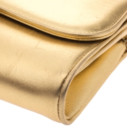 مملوكة مسبقًا حقيبة كلتش كريستيان لوبوتان ريفييرا جلد ذهبية ميتالسك