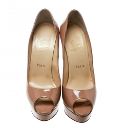 مملوكة مسبقًا حذاء كعب عالي كريستيان لوبوتان نعل سميك مقدمة مفتوحة ليدي جلد لامع بيج مقاس 38.5