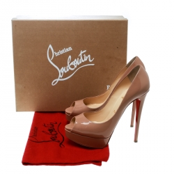 مملوكة مسبقًا حذاء كعب عالي كريستيان لوبوتان نعل سميك مقدمة مفتوحة ليدي جلد لامع بيج مقاس 38.5