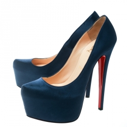 مملوكة مسبقًا Christian Louboutin Blue Satin Daffodile Platform Pumps Size 37