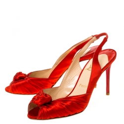 Pre Owned صندل كريستيان لوبوتان نعل سميك فتحة كعب عقدة جيني ساتان أحمر مقاس 37.5