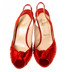 Pre Owned صندل كريستيان لوبوتان نعل سميك فتحة كعب عقدة جيني ساتان أحمر مقاس 37.5