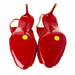 Pre Owned صندل كريستيان لوبوتان نعل سميك فتحة كعب عقدة جيني ساتان أحم ر مقاس 37.5