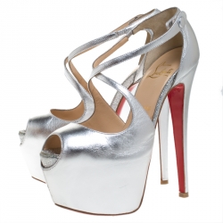 مملوكة مسبقًا صندل كريستيان لوبوتان اكساغونا نعل سميك جلد فضي ميتاليك مقاس 37.5