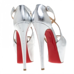 مملوكة مسبقًا صندل كريستيان لوبوتان اكساغونا نعل سميك جلد فضي ميتاليك مقاس 37.5