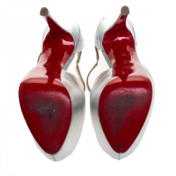 مملوكة مسبقًا صندل كريستيان لوبوتان اكساغونا نعل سميك جلد فضي ميتاليك مقاس 37.5