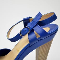 مملوكة مسبقًا Christian Louboutin Blue Leather Talitha 130 Sandals Size 39