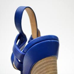 مملوكة مسبقًا Christian Louboutin Blue Leather Talitha 130 Sandals Size 39