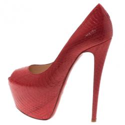 مملوكة مسبقًا Christian Louboutin Red Watersnake Highness Peep Toe Platform Pumps Size 37.5