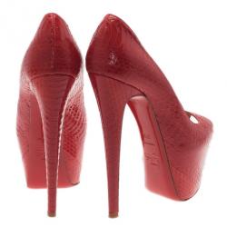 مملوكة مسبقًا Christian Louboutin Red Watersnake Highness Peep Toe Platform Pumps Size 37.5