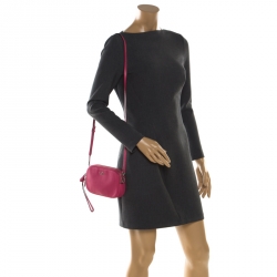 مملوكة مسبقًا حقيبة كروس كوتش جلد وردية