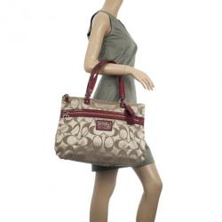 Pre Owned Coach Red Trim Daisy Signature Tote