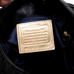 Pre Owned Coach Black Gathered Twist Leather Phoebe Tote