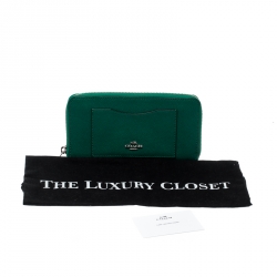 Pre Owned Coach Green Leather Accordion Zip Around Wallet