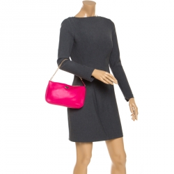 مملوكة مسبقًا Coach Hot Pink Leather Shoulder Bag