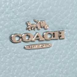 مملوكة مسبقًا Coach Seafoam Pebbled Leather Double Zip Camera Crossbody Bag