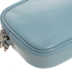 مملوكة مسبقًا Coach Seafoam Pebbled Leather Double Zip Camera Crossbody Bag
