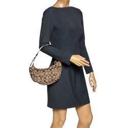 Pre Owned Coach Beige/White Signature Canvas and Leather Criss Cross Handle Hobo