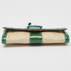 Pre Owned Coach Green/Beige Woven Raffia and Patent Leather Buckle Flap Wristlet Clutch