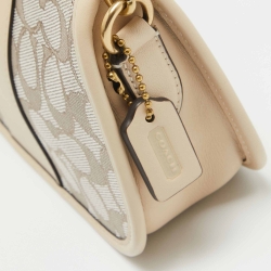 Pre Owned Coach Beige Signature Canvas and Leather Swinger 20 Bag