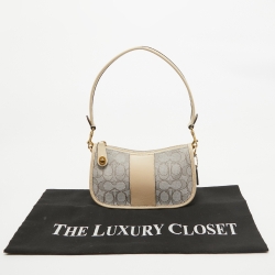 Pre Owned Coach Beige Signature Canvas and Leather Swinger 20 Bag