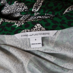 Pre Owned Diane Von Furstenberg Green Animal Figure Printed Jersey Silk Cybil Wrap Dress S