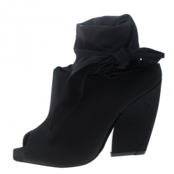 مملوكة مسبقًا بوت للكاحل ديور بروكلين جلد أسود ووردي فاتح بحزام للكاحل ومقدمة مفتوحة مقاس 39