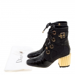 Pre Owned حذاء بوت كاحل ديور كعب عريض غلوريوس سكولبتد جلد مشقق وكانفاس أسود مقاس 35.5