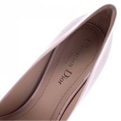 مملوكة مسبقًا Dior Beige Patent Leather Pointed Toe Pumps Size 40