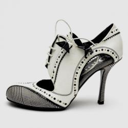 مملوكة مسبقًا Dior Patent Leather 'Spectator' Oxford Pumps Size 37