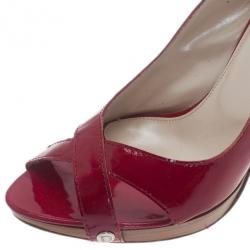 مملوكة مسبقًا صندل ديور جلد لامع وردي إكستريم حزام خلفي مقاس 40