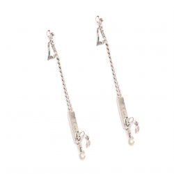 مملوكة مسبقًا Dior Bow Chain Tag Silver Tone Clip-on Dangle Earrings
