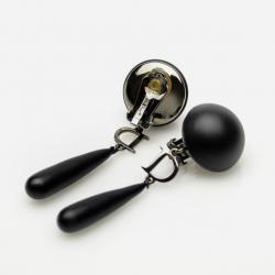 مملوكة مسبقًا Christian Dior Black Dangle Earrings