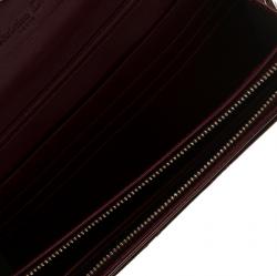 مملوكة مسبقًا Dior Brugundy Cannage Quilted Patent Leather Lady Dior Clutch