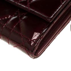 مملوكة مسبقًا Dior Brugundy Cannage Quilted Patent Leather Lady Dior Clutch