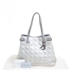 مملوكة مسبقًا Dior Silver Coated Canvas Medium Panarea Shopper Tote