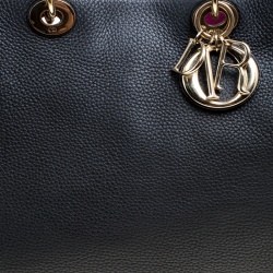 مملوكة مسبقًا حقيبة يد ديور شوبر ديوريسيمو كبيرة جلد حُبيبي أزرق داكن