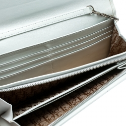 مملوكة مسبقًا حقيبة كلتش ديور ليدي ديور جلد كاناج بيضاء