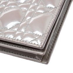 مملوكة مسبقًا حقيبة كلتش ديور ليدي ديور جلد لامعة مبطنة كاناج رمادية