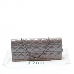 مملوكة مسبقًا حقيبة كلتش ديور ليدي ديور جلد لامعة مبطنة كاناج رمادية