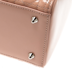 مملوكة مسبقًا حقيبة يد ديور ليدي ديور متوسطة جلد لامع بيج