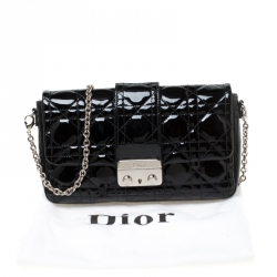 مملوكة مسبقًا Dior Black Patent Leather New Lock Chain Clutch Bag