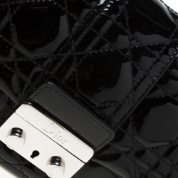 مملوكة مسبقًا Dior Black Patent Leather New Lock Chain Clutch Bag