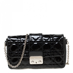 مملوكة مسبقًا Dior Black Patent Leather New Lock Chain Clutch Bag